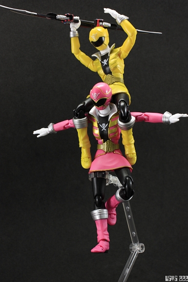 [Review]S.H. Figuarts Gokai Yellow e Gokai Pink - by Usys 222 Mg2208s