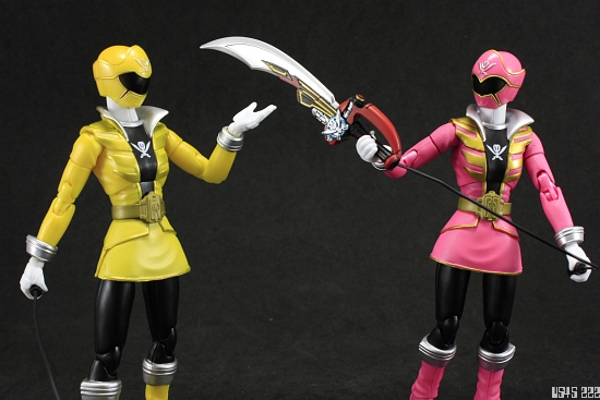 [Review]S.H. Figuarts Gokai Yellow e Gokai Pink - by Usys 222 Mg2153