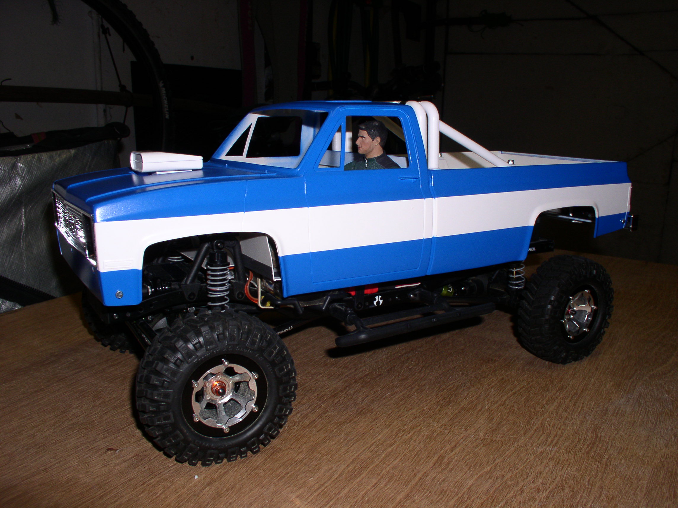 [ SCX10 Axial ] CHEVROLET K5 Pick-up, benne rallongée."TERMINE" P1010035hq