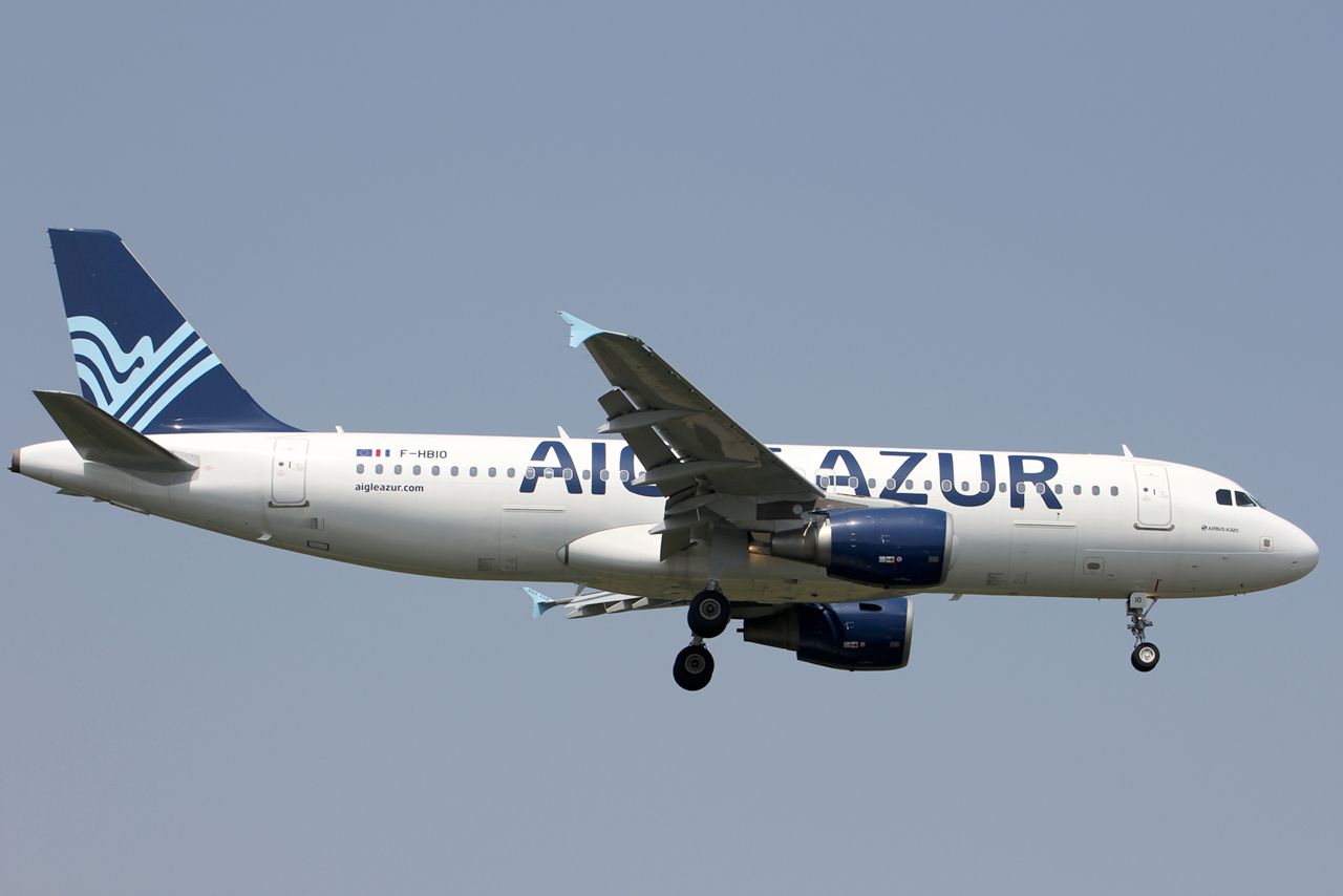 Airbus A320-214 Aigle Azur F-HBIO le 10/07/13 Gu96