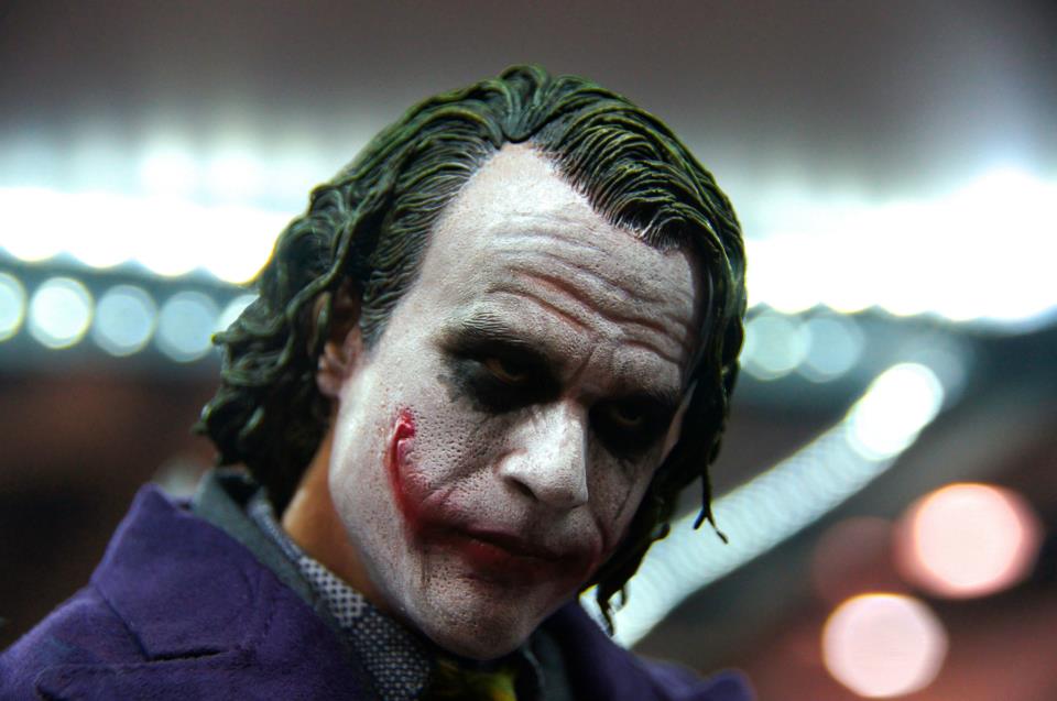 The Dark Knight Joker 1:4 HD Masterpiece - Page 2 39136033765272965230283