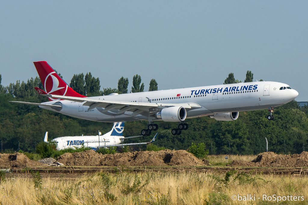  	 Aeroportul Bucuresti - Henri Coanda / Otopeni (OTP / LROP) - Iulie 2015 5THvcM