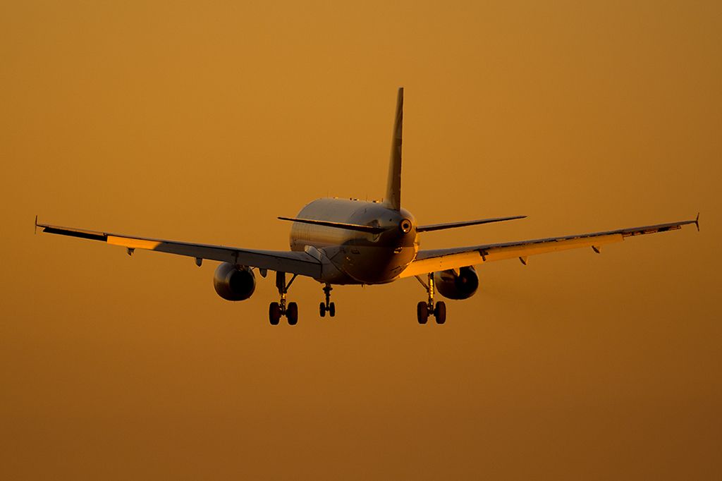  Aeroportul Bucuresti - Henri Coanda / Otopeni (OTP / LROP) - Decembrie  2014 AjWkV5