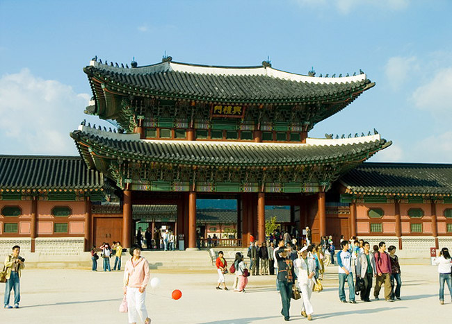 Cung điện đẹp nhất Hàn Quốc 02heungnyemungate02