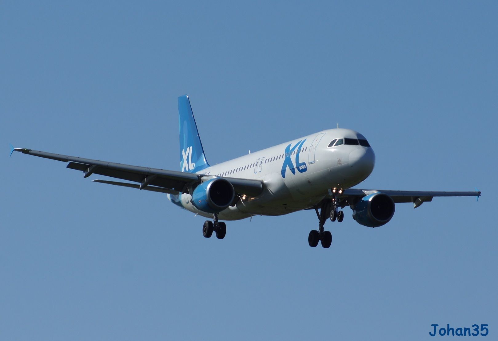 Airbus A320-212 XL Airways France F-GKHK le 01.04.12 A320xl19