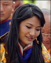 CASA REAL DE BHUTAN - Página 4 Bhutanqueenashijetsunpe