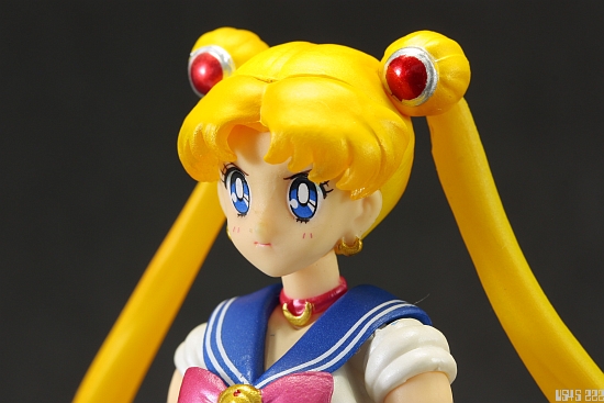 [Review] S.H. Figuarts Sailor Moon Gjd7