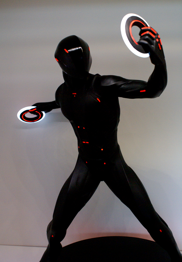 [Sideshow] The Rinzler Statue – TRON: Legacy - FOTOS OFICIAIS!!! Rinzler0