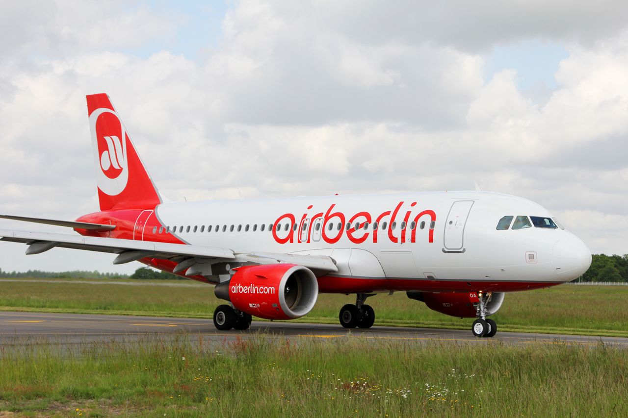 Air Berlin Airbus 319 OE-LOA le 16.05.13 Sa9995