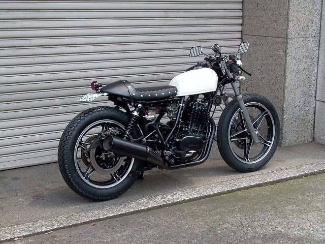 Racer 600 mono,mais non,finalement street tracker... - Page 2 Ft500