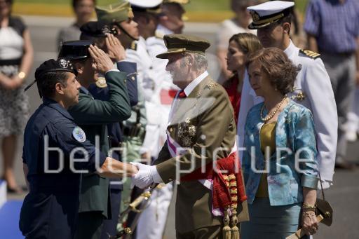 LOS REYES PRESIDEN DÍA DE LAS FUERZAS ARMADAS EN MÁLAGA 27386882