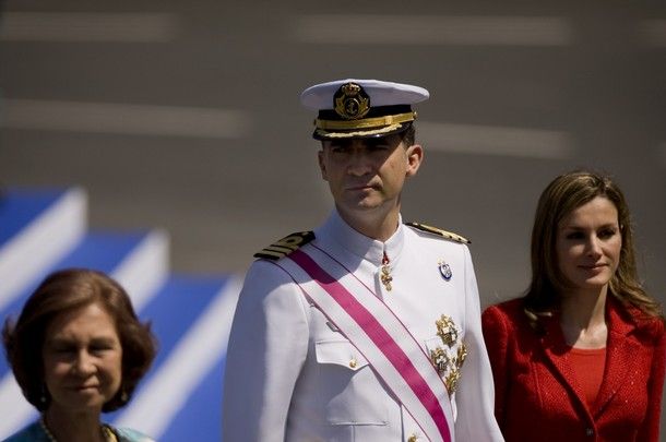 LOS REYES PRESIDEN DÍA DE LAS FUERZAS ARMADAS EN MÁLAGA 610x5l