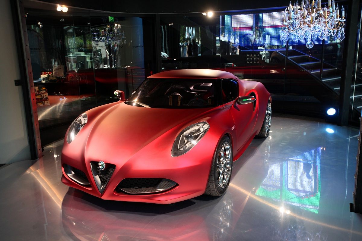 Alfa Romeo 4C Concept Arnd4cmotorvillage1