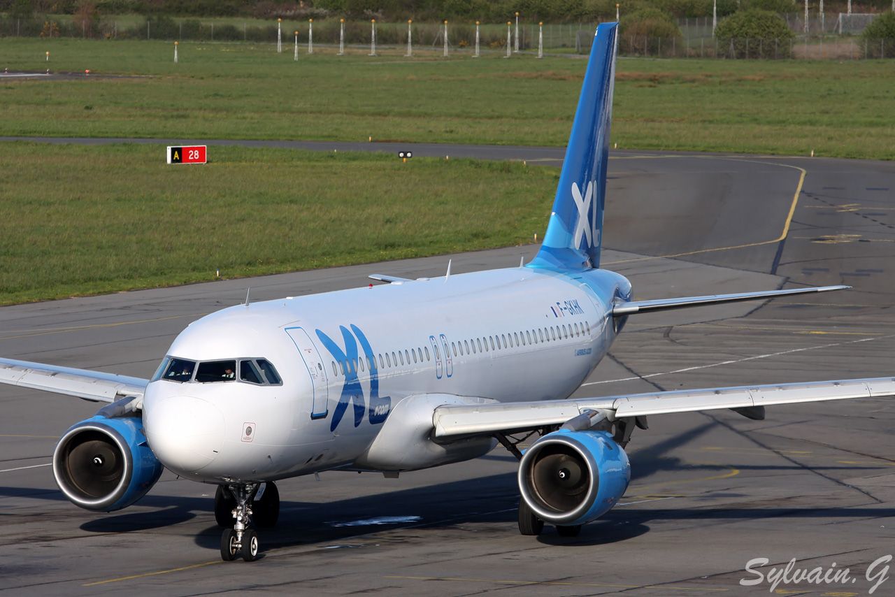 Airbus A320-212 XL Airways France F-GKHK le 16.04.12 - Page 2 Fgkhk5