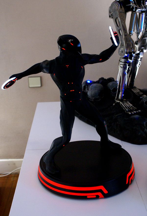 [Sideshow] The Rinzler Statue – TRON: Legacy - FOTOS OFICIAIS!!! Rinzler41