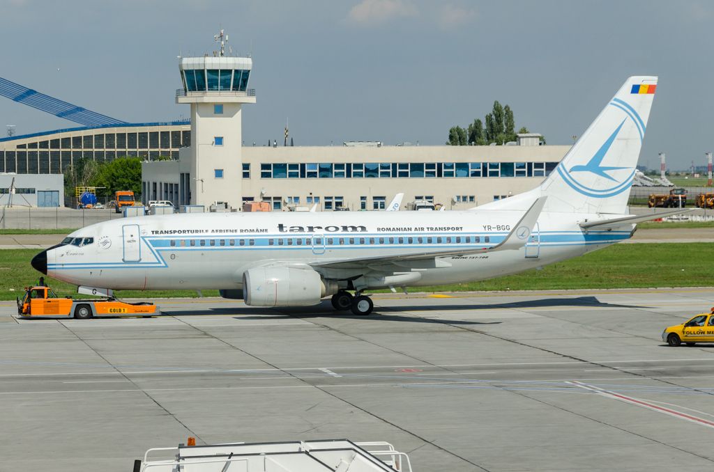 Aeroportul Bucuresti (Henri Coanda/Otopeni) - Iunie 2013   - Pagina 2 A82u