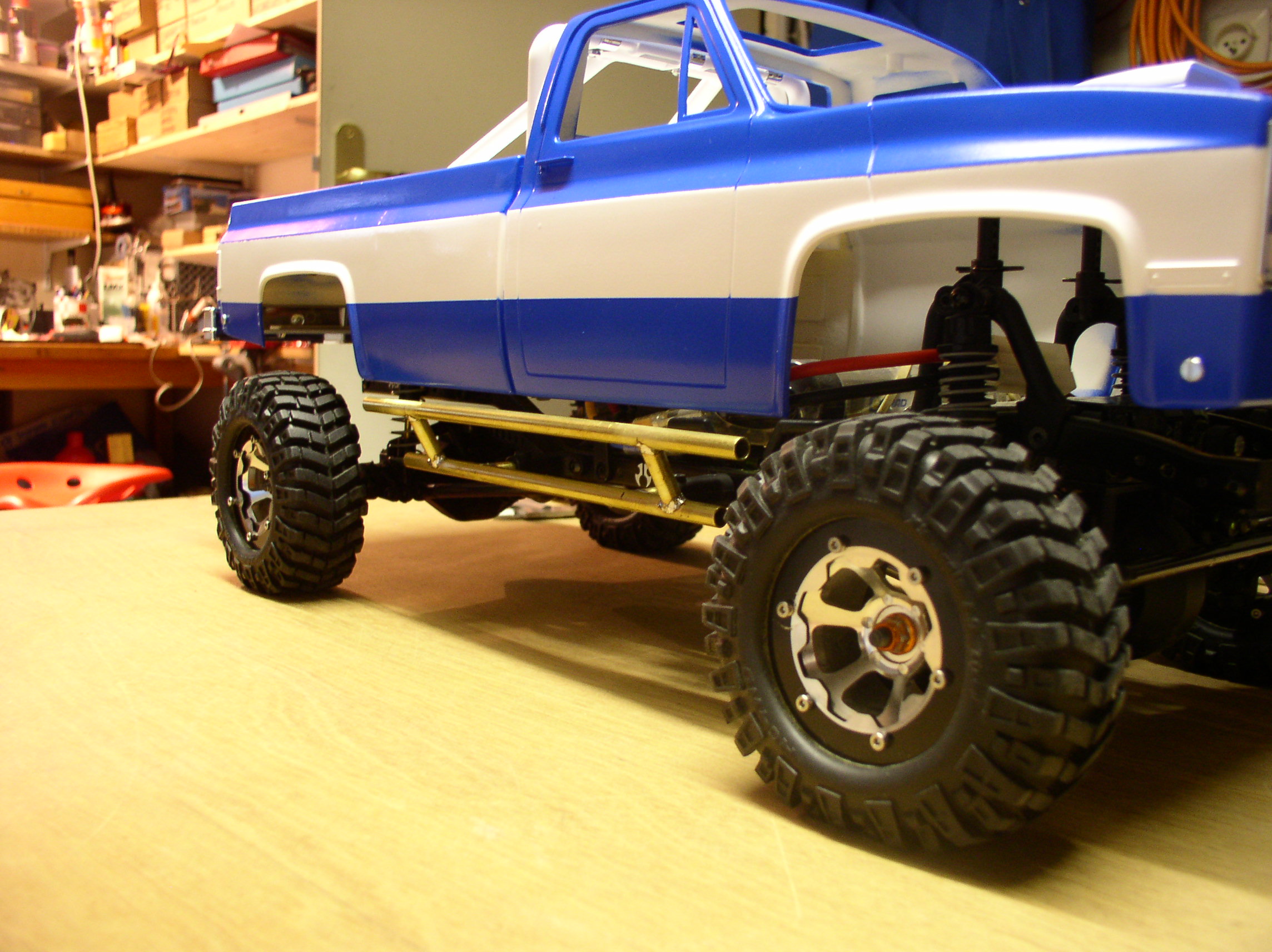 [ SCX10 Axial ] CHEVROLET K5 Pick-up, benne rallongée."TERMINE" P1010061o