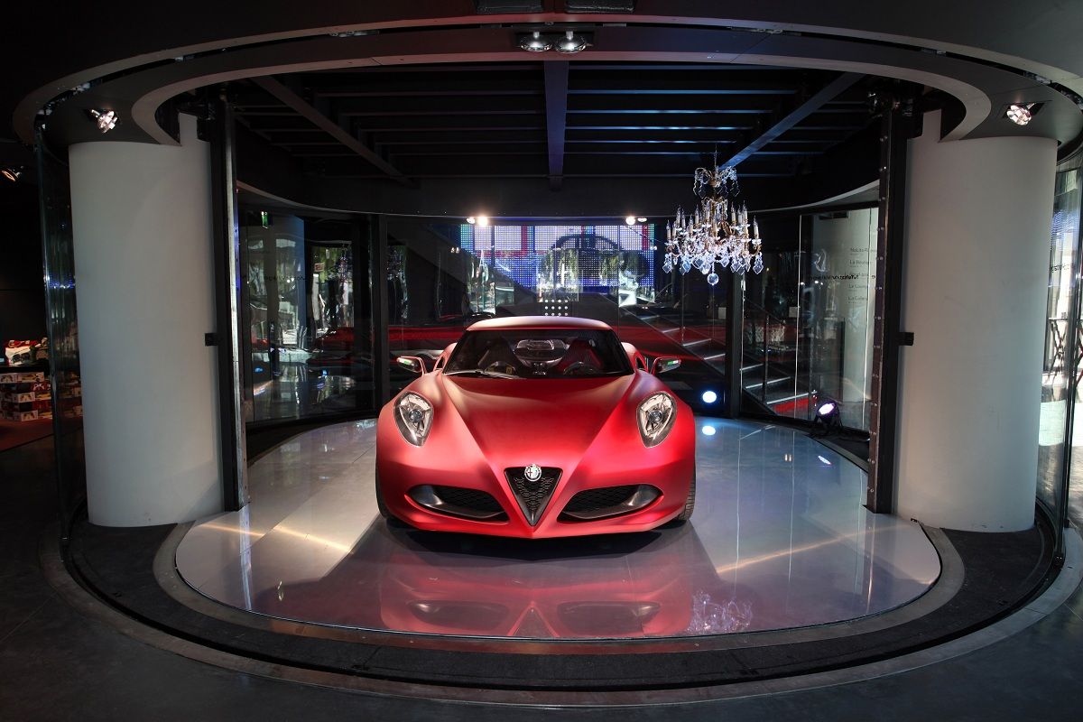 Alfa Romeo 4C Concept Arnd4cmotorvillage2