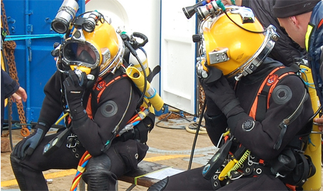 صور الاسبوع من الاربعاء 16 الي الثلاثاء 22 نوفمبر 2011 Pressnavydivers45901102