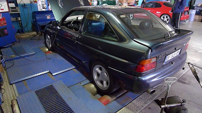 La petite dernière de Megatorus (Escort Cosworth). - Page 4 P1040373b