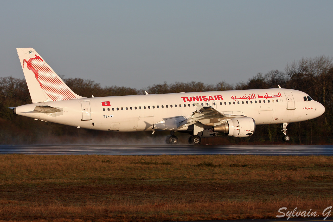 [19.02.2012] A321 Onur Air (TC-OBJ) 20th years - B733 Small Planet (LY-AQX) - B738 Jet4you (CN-RPF) "Marrakech" - C560XL (HB-VMO) - BAE146 (D-AWBA) WDL - Page 2 Tsimi1