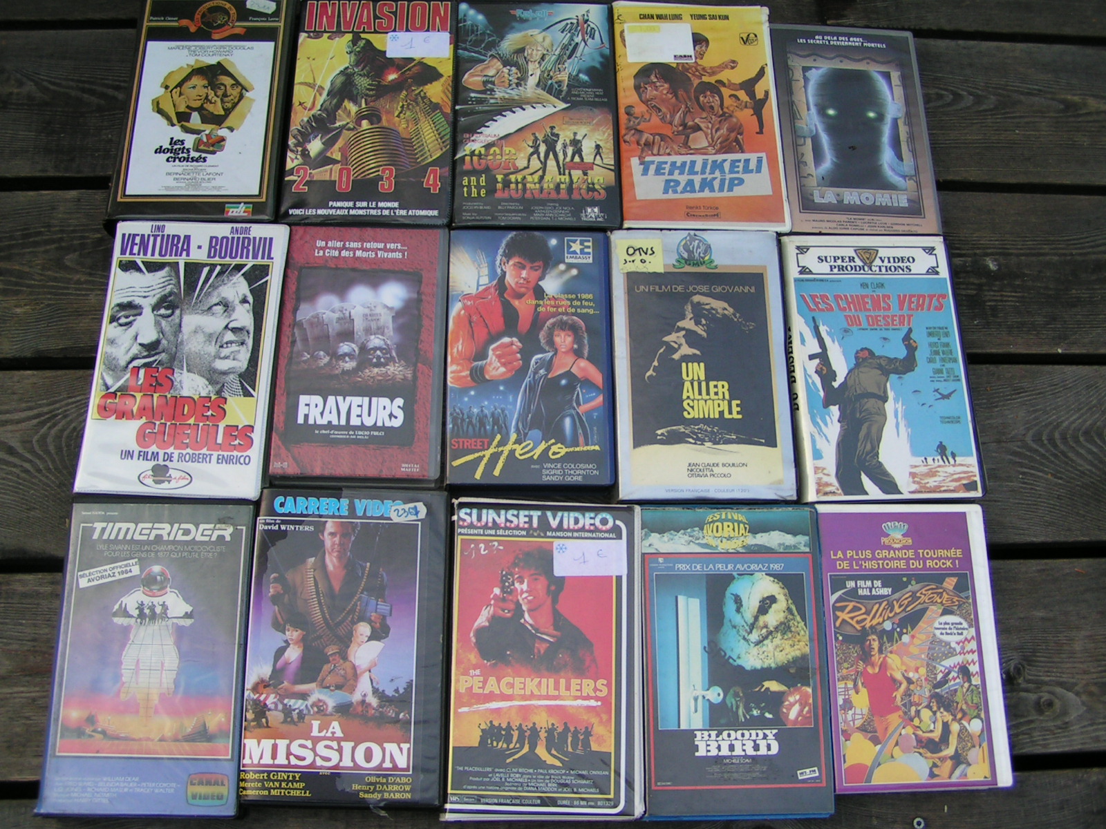 VENDS GRAND NOMBRE VHS ORIGINALES 2 A 4 EUROS PIECES Pict0035w