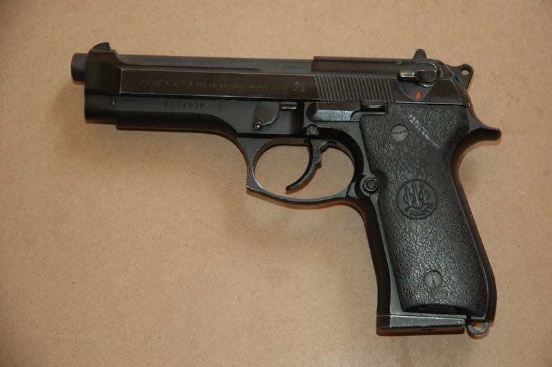 Beretta 92FS. Fini? Dsc0553