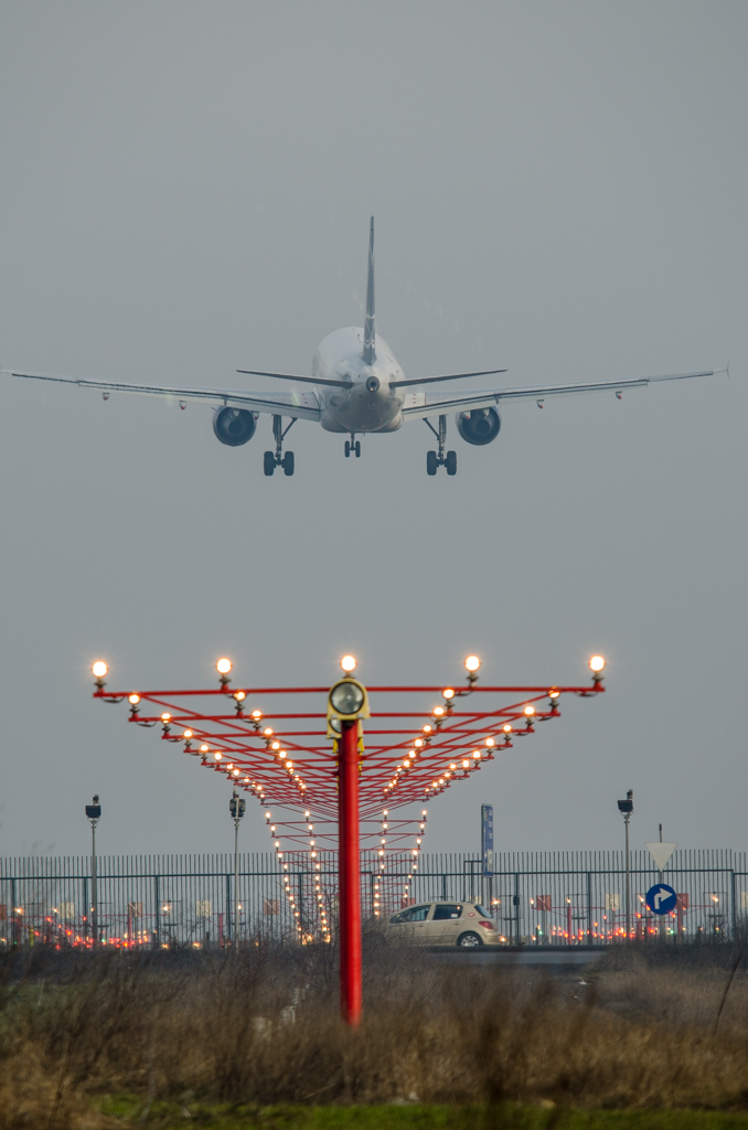 Aeroportul Bucuresti - Henri Coanda / Otopeni (OTP / LROP) - Ianuarie 2014 Ucmf