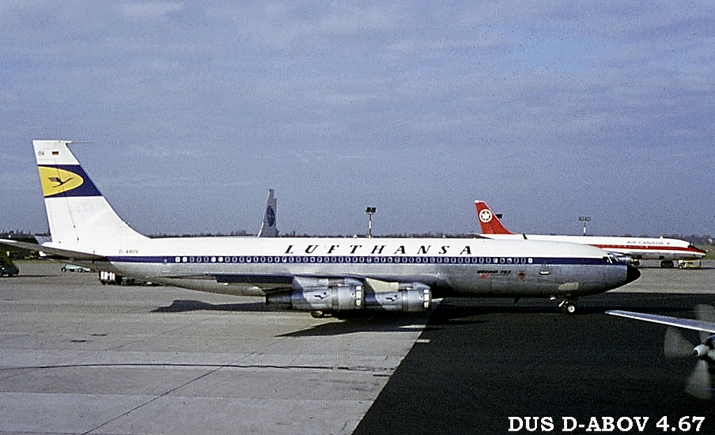 Ex LH 707 bekommt in Luftfahrtmuseum Chile die ursprüngliche Lan Chile Lackierung Dusdabov