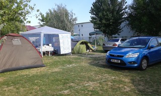 Camping S, spre Navodari la 3 km dupa iesirea din MAMAiA ( bariere )  6p6qLL