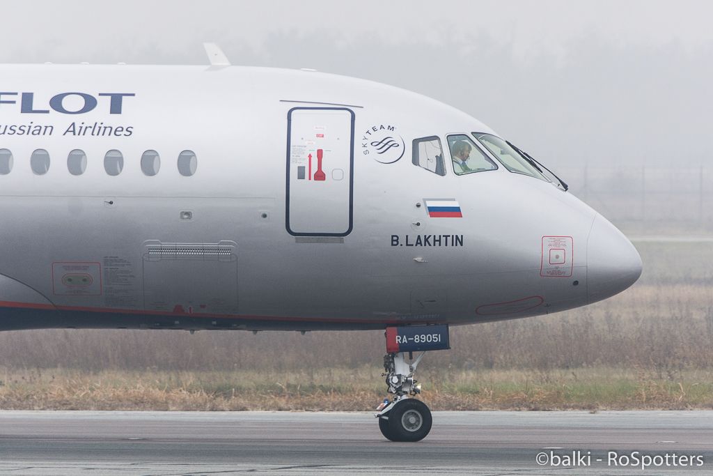 Aeroportul Bucuresti - Henri Coanda / Otopeni (OTP / LROP) - Noiembrie 2015 AEcTsR