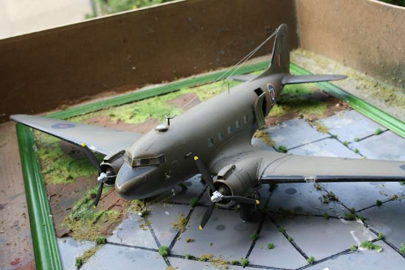 [TRUMPETER] 1/48 - Douglas Dakota Mk III   R.A.F  MWKUzt