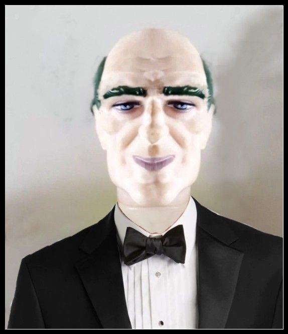 Gangrene wearing a tuxedo. MHvu3Q