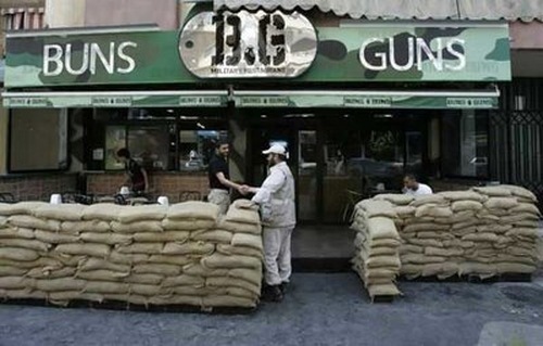 مطعم Guns Buns في بيروت : مكان كل ما فيه يوحي بالأجواء العسكرية (( مجموعة صور )) ! Guns2b