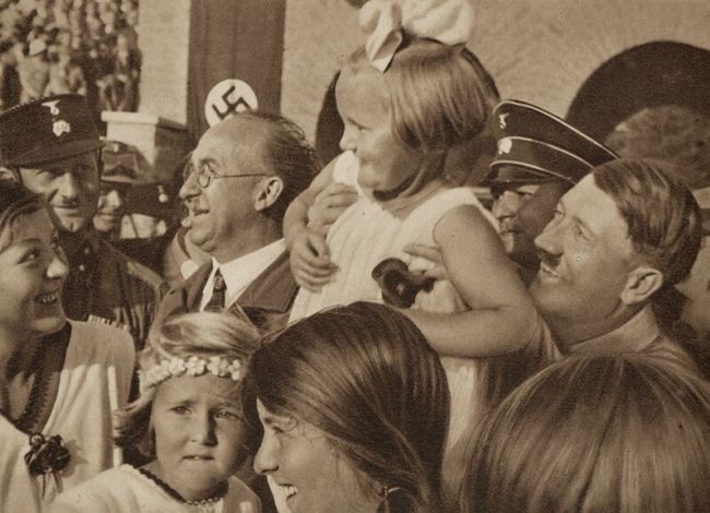 FOTOGRAFIAS INÉDITAS DE LA HISTORIA   :veobi:  :098: - Página 3 Hitlerraras1034194711