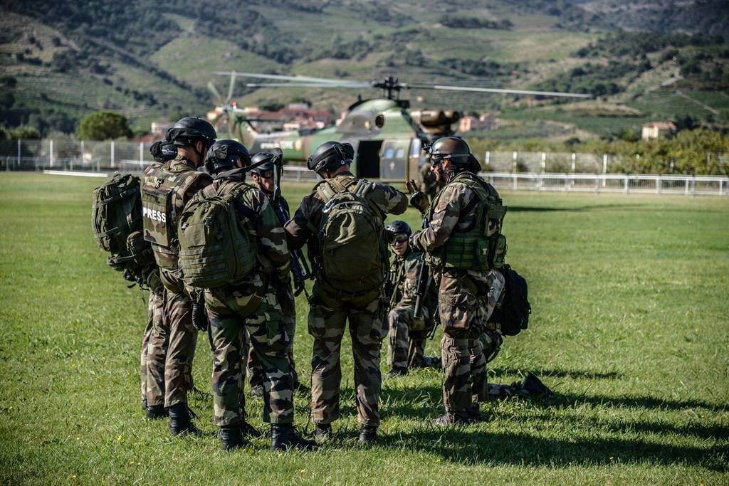 PORTES OUVERTES DU 1er Régiment de Choc (CNEC) IqjOU9