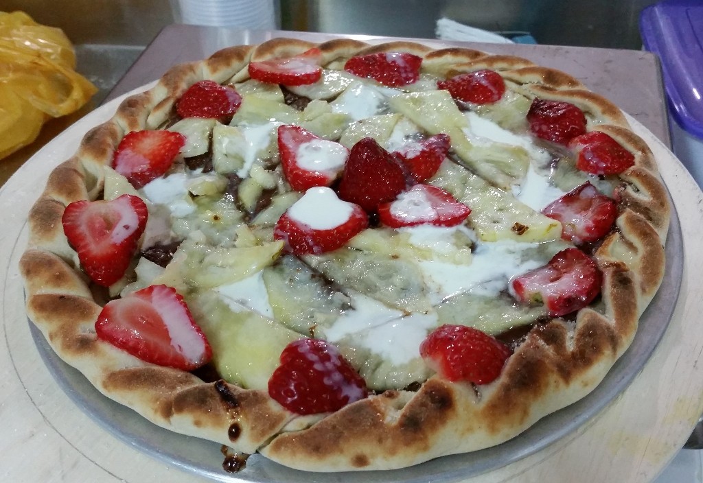 Maravilhas de pizzas e variedades feitas nos cursos do mês de  junho na escola do Fórum de Pizzas com o Cheff Hassin. VcZP69