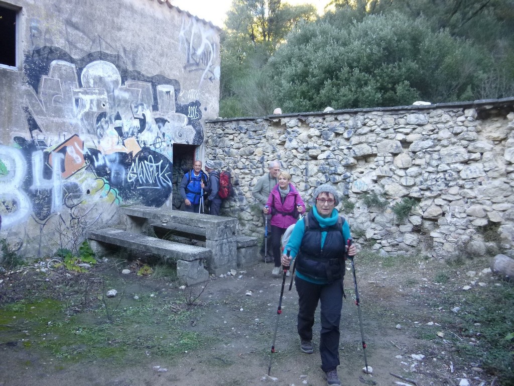 Lubéron-Vallon de l'Arc et Arche du Portalas-Jeudi 26 novembre 2015 AgBEe5