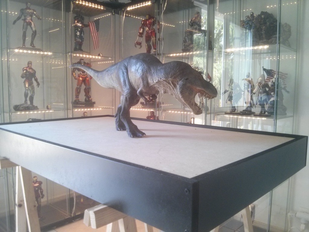 Diorama Jurassic Park - évasion du T-Rex CPxSZL