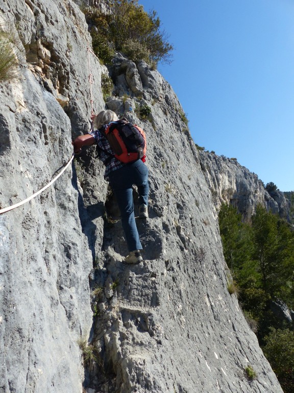 Fontaine de Vaucluse-Mourre de la Belle Etoile-Jeudi 9 avril 2015 UWudku