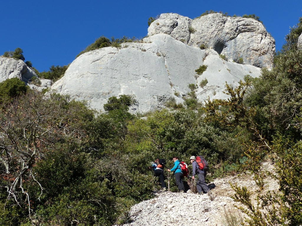 Lubéron-Vallon de l'Arc et Arche du Portalas-Jeudi 26 novembre 2015 2iOX0k