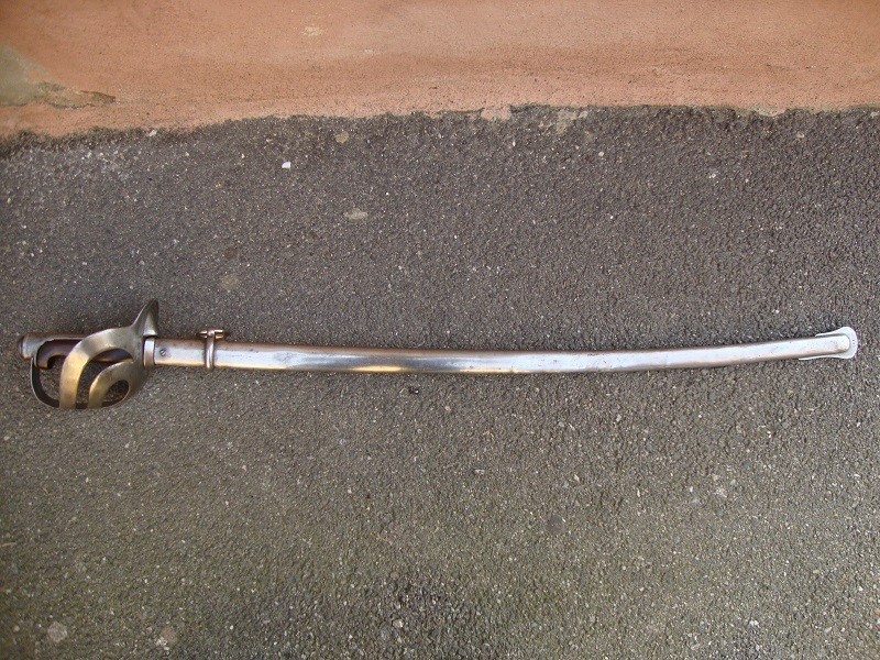 Sabre totalement inconnu pour moi ? ZwvrA8