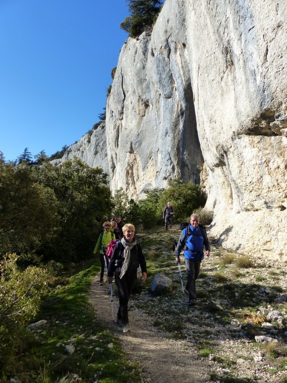 Lubéron-Vallon de l'Arc et Arche du Portalas-Jeudi 26 novembre 2015 IUzS6v