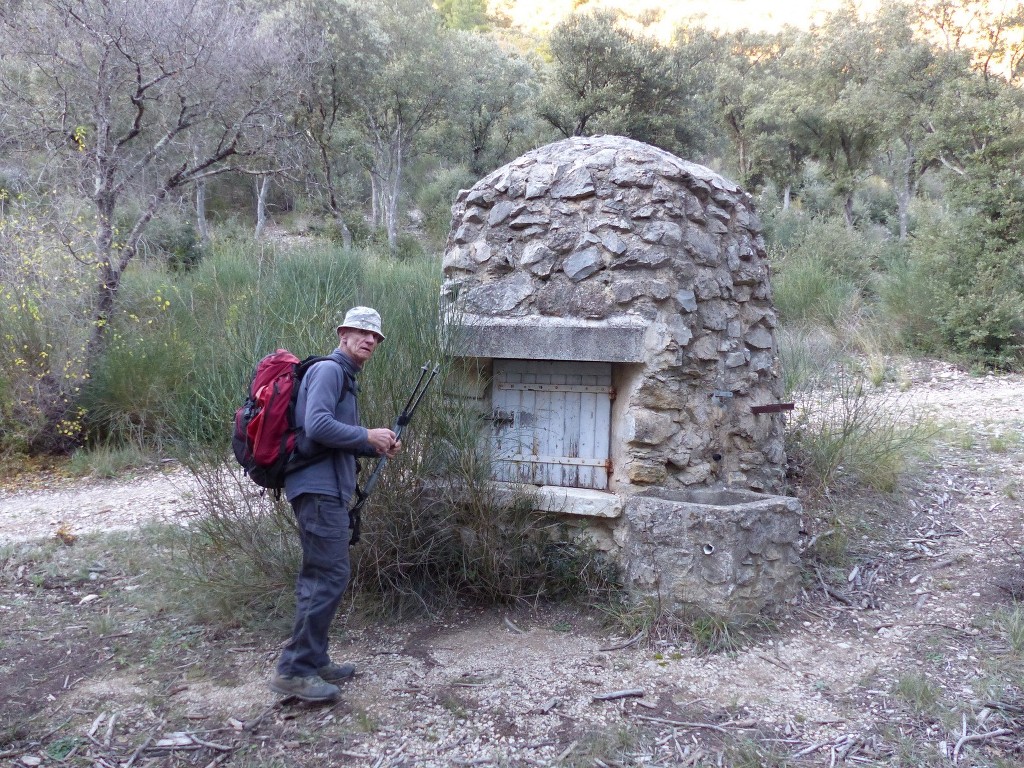 Lubéron-Vallon de l'Arc et Arche du Portalas-Jeudi 26 novembre 2015 NibtwJ