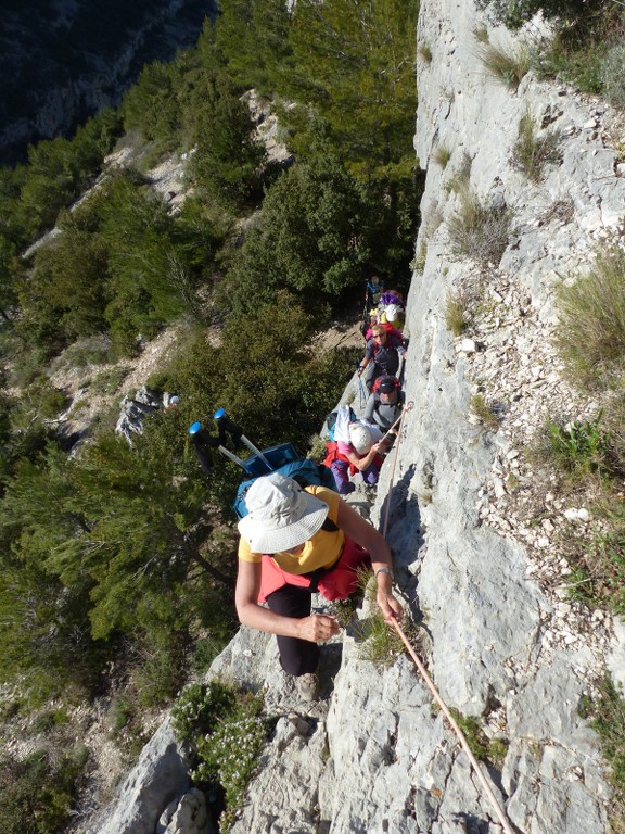 Fontaine de Vaucluse-Mourre de la Belle Etoile-Jeudi 9 avril 2015 DTK8fJ