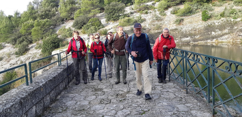 St Saturnin lès Apt-Les Aiguiers-Jeudi 29 novembre 2018 1emhKA