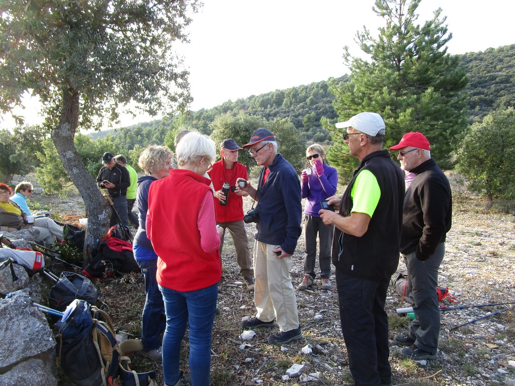 St Saturnin lès Apt-Les Aiguiers-Jeudi 29 novembre 2018 EdXjx5