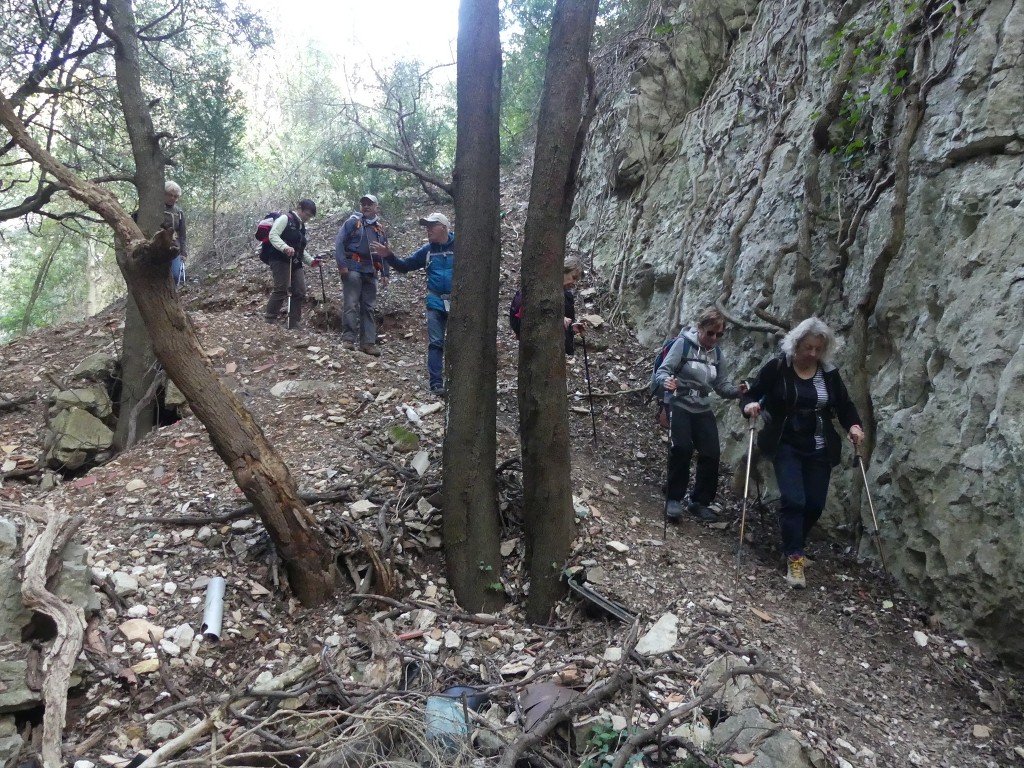 St Saturnin lès Apt-Baume RoustanJeudi 6 février 2020 HeKXz3