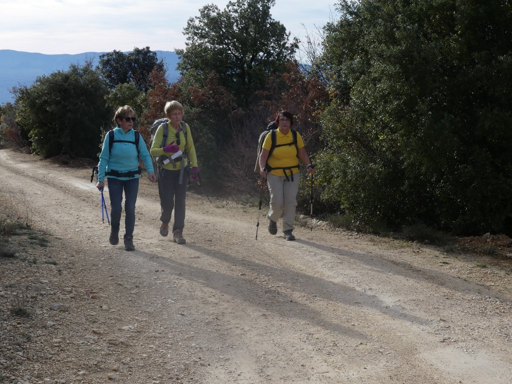 St Saturnin lès Apt-Les Aiguiers-Jeudi 29 novembre 2018 5xbXPa