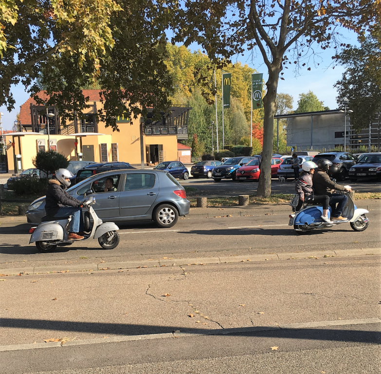 Ici le CR et les Photos du Rétro-Rencard à Strasbourg-Meinau du 8.10.2018 7Tzbgx